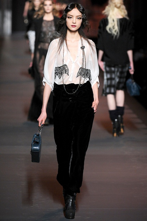 Wearable Trends: Christian Dior Ready-To-Wear Fall 2011, Paris Fashion Week